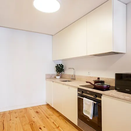 In Cozy In Chiado In Shared House Penzion Lisboa