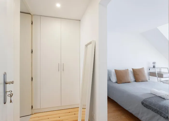 In Cozy In Chiado In Shared House Penzion Lisboa