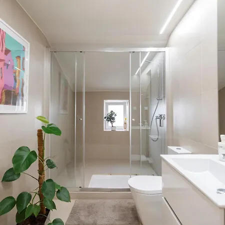 Affittacamere In Cozy In Chiado In Shared House