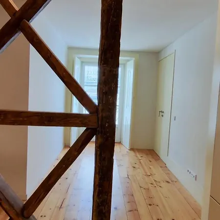 In Cozy In Chiado In Shared House Lisbona