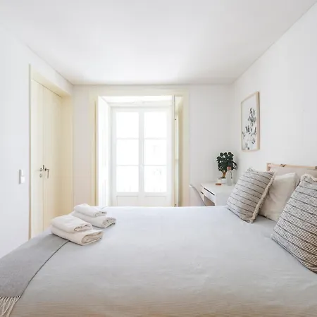 In Cozy In Chiado In Shared House Affittacamere Lisbona