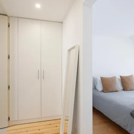 In Cozy In Chiado In Shared House 招待所 Lisboa
