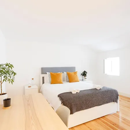 In Cozy In Chiado In Shared House 招待所 Lisboa