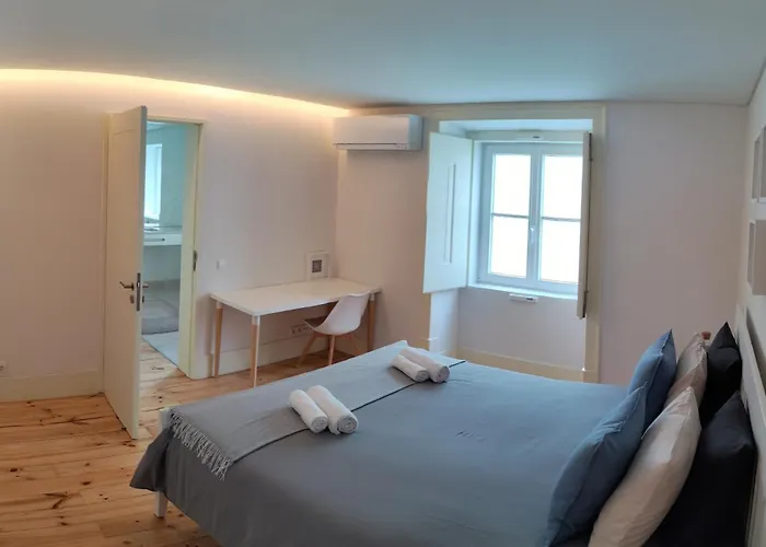 In Cozy In Chiado In Shared House 3* Lisboa