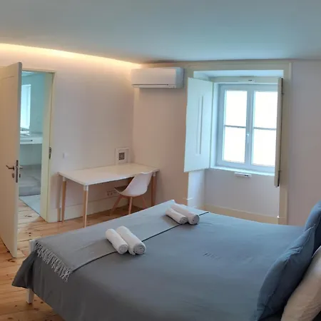 In Cozy In Chiado In Shared House * Lisboa