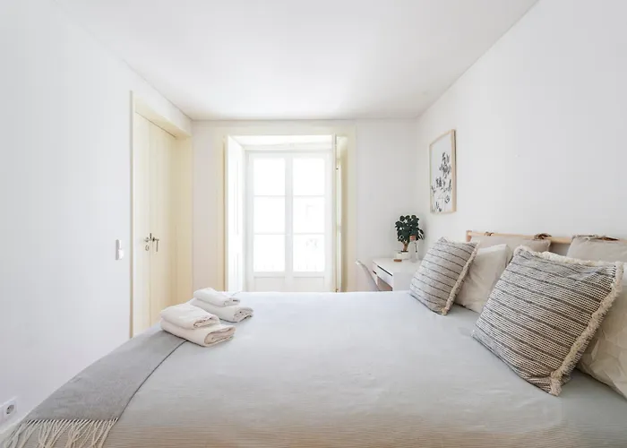 In Cozy In Chiado In Shared House 게스트하우스 리스본